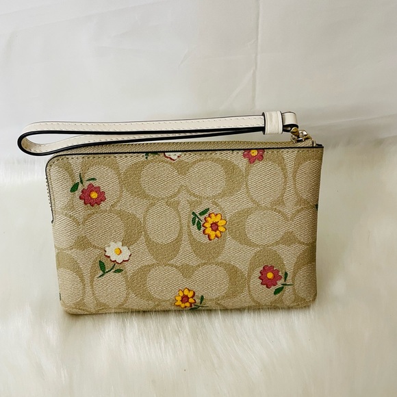 NWT Coach Ditsy corner Zip Wristlet In Signature Canvas - Picture 6 of 8